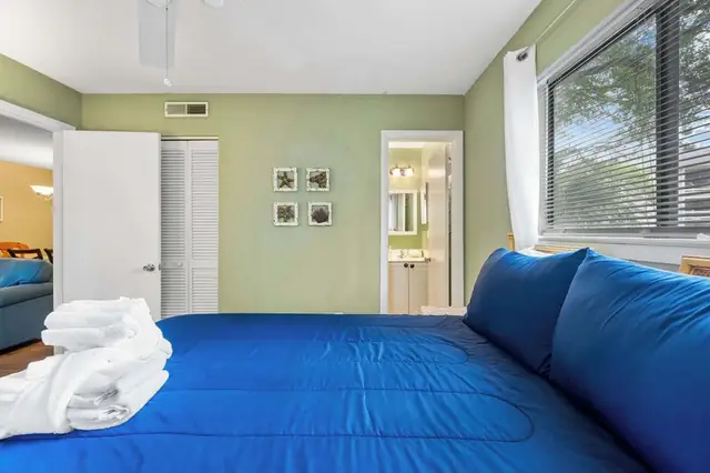 Bedroom at Fiddler’s Cove 11C